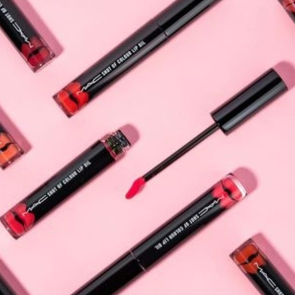 MAC Shot of Color Lip Oil – Flash Me Red Gloss, Moisturizing Tint – High Shine - Picture 8 of 13